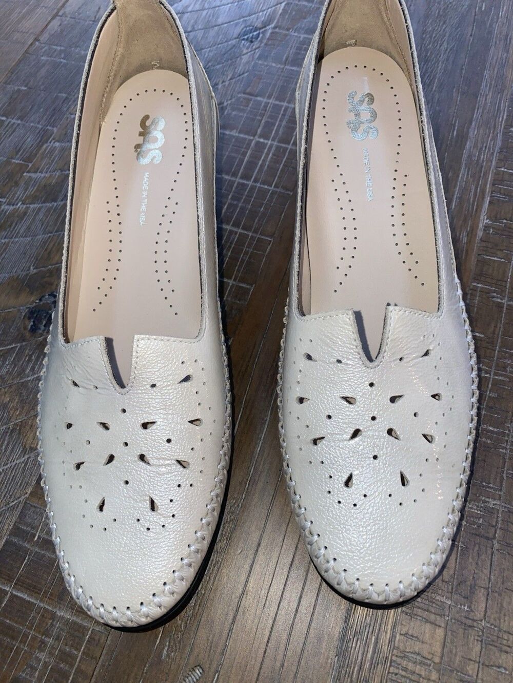 SAS Women's Pearl Bone Leather Perforated Comfort Pumps - Size 8 N